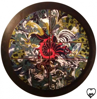 Sonidos profundos de caracola rompiendo las olas en el mar.